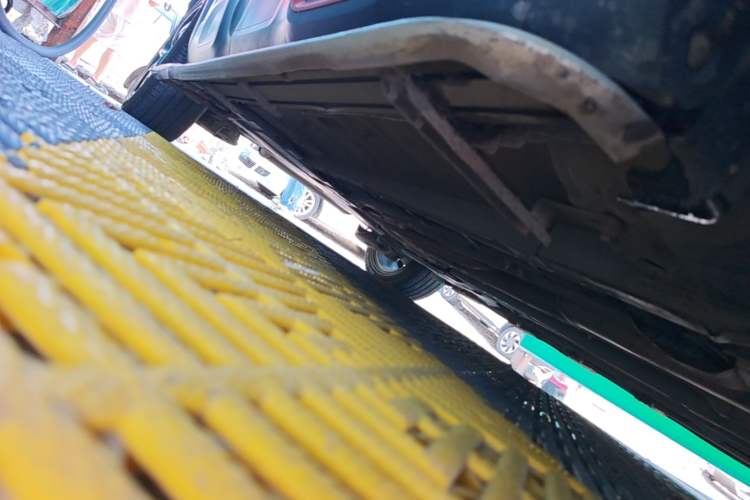 Used Citroen C5 AIRCROSS 2017 350THP Fashion Edition Right Side Sill