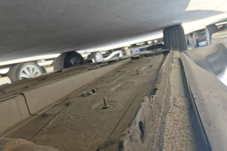 Used Citroen C5 AIRCROSS 2017 350THP Fashion Edition Right Side Sill