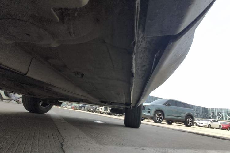 Used Citroen C5 AIRCROSS 2017 350THP Fashion Edition Right Side Sill
