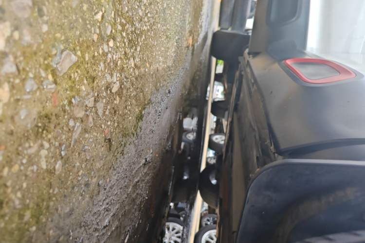 Used Citroen C5 AIRCROSS 2017 380THP Fashion Edition Right Side Sill