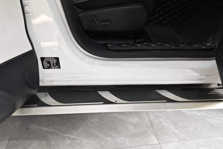 Used Citroen C5 AIRCROSS 2017 380THP Luxury Model Right Side Sill