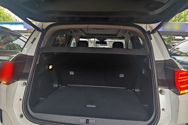 Used Citroen C5 AIRCROSS 2017 380THP Luxury Model Trunk