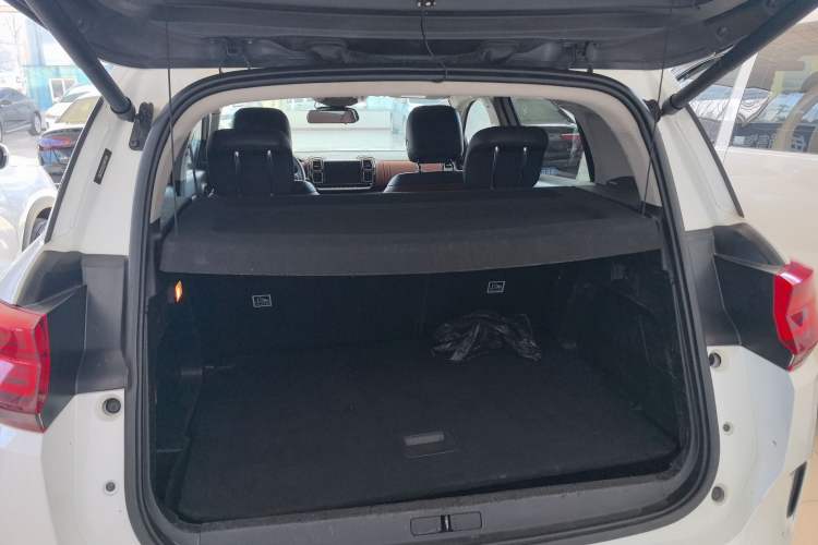 Used Citroen C5 AIRCROSS 2017 350THP Luxury Model Trunk