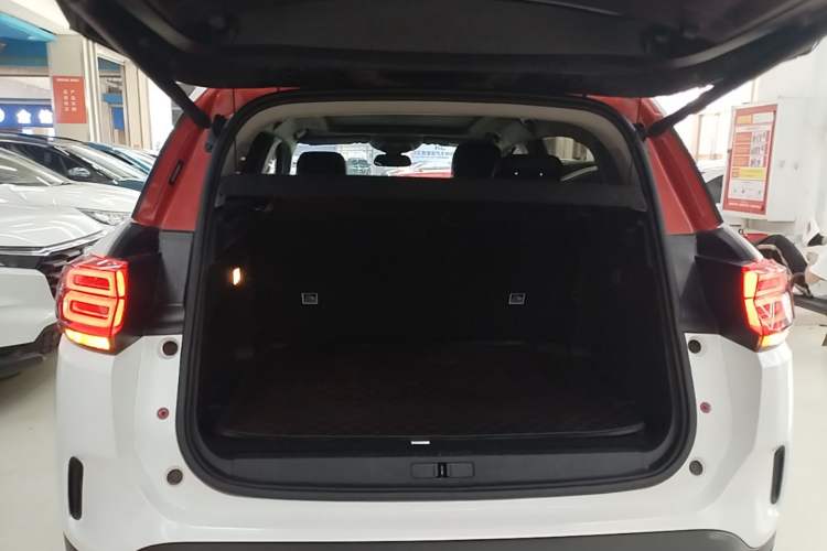 Used Citroen C5 AIRCROSS 2017 350THP Luxury Model Trunk