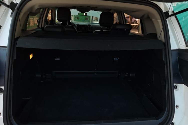 Used Citroen C5 AIRCROSS 2017 350THP Fashion Edition Trunk