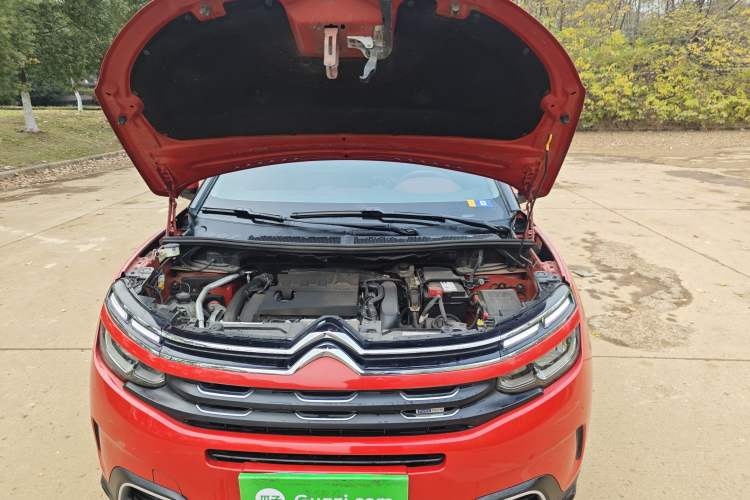 Used Citroen C5 AIRCROSS 2017 380THP Luxury Model Engine Bay