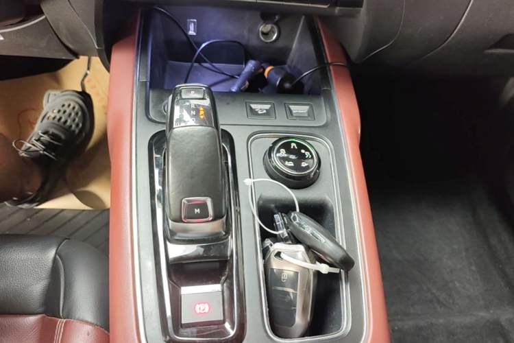 Used Citroen C5 AIRCROSS 2017 380THP Luxury Model Gear Lever