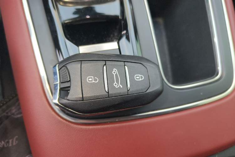 Used Citroen C5 AIRCROSS 2017 380THP Luxury Model Interior 1