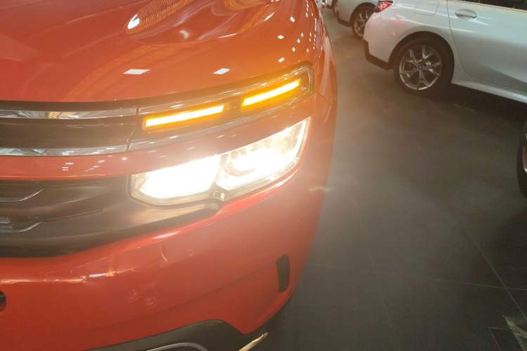 Used Citroen C5 AIRCROSS 2017 380THP Luxury Model Left Front Headlight