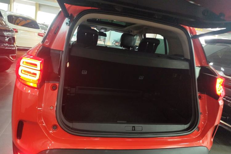 Used Citroen C5 AIRCROSS 2017 380THP Luxury Model Trunk