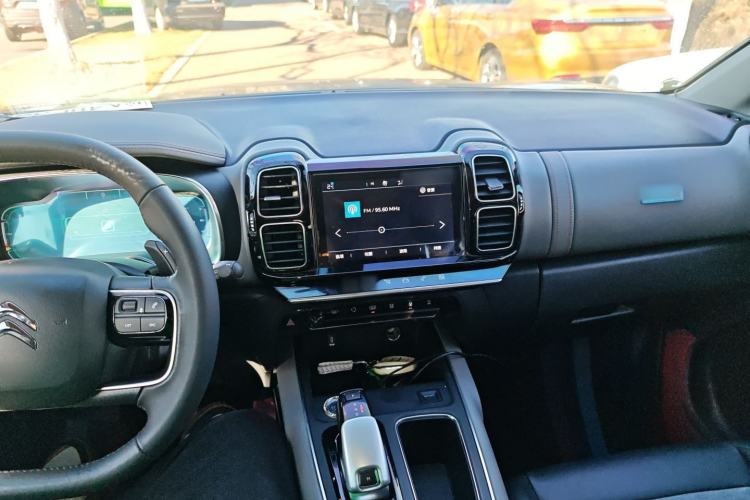 Used Citroen C5 AIRCROSS 2018 350THP Enjoyment Version Interior 2
