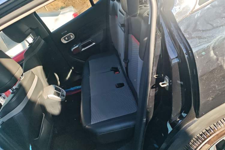 Used Citroen C5 AIRCROSS 2018 350THP Enjoyment Version Interior 4