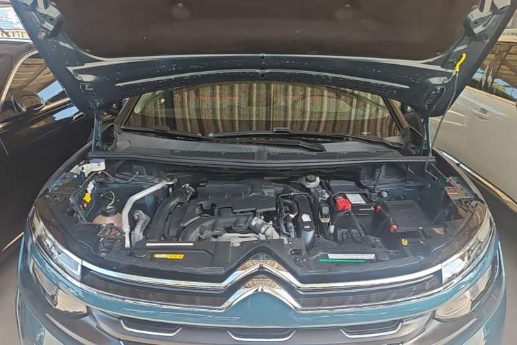 Used Citroen C5 AIRCROSS 2018 350THP Enjoyment Version Engine Bay
