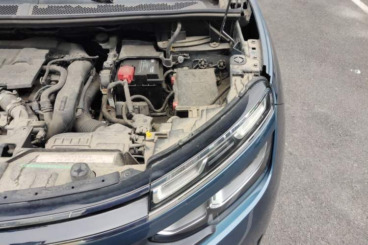 Used Citroen C5 AIRCROSS 2018 350THP Enjoyment Version Engine Bay Left