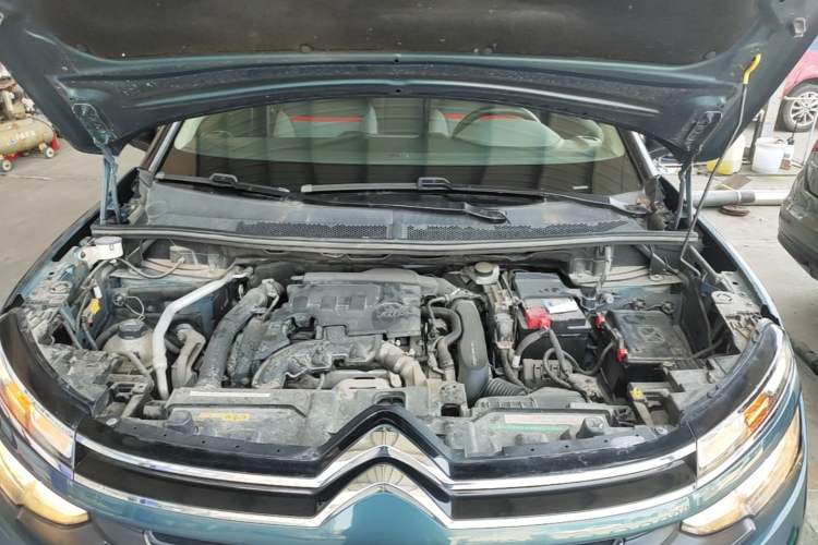 Used Citroen C5 AIRCROSS 2018 350THP Enjoyment Version Engine Bay
