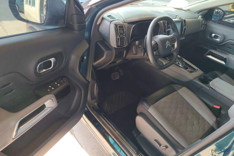 Used Citroen C5 AIRCROSS 2018 350THP Enjoyment Version Interior 3