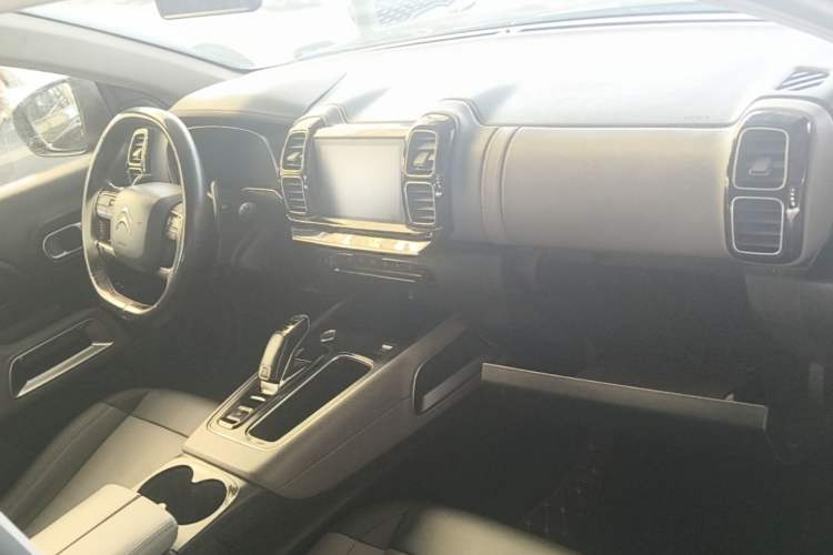Used Citroen C5 AIRCROSS 2018 350THP Enjoyment Version Center Console