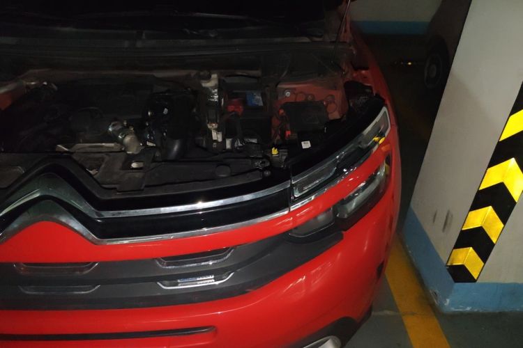 Used Citroen C5 AIRCROSS 2018 350THP Enjoyment Version Engine Bay Left