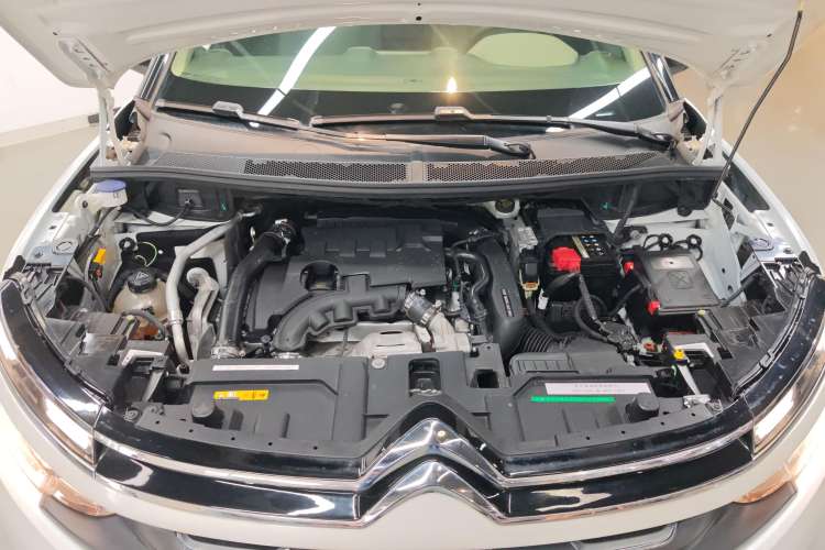 Used Citroen C5 AIRCROSS 2018 350THP Enjoyment Version Engine Bay