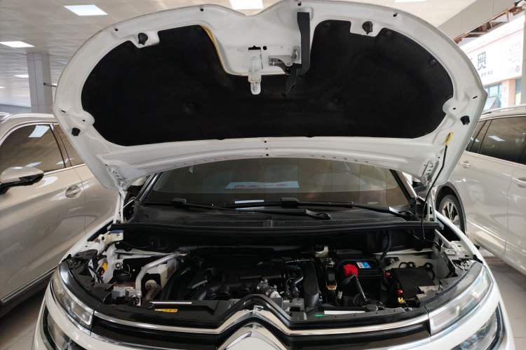 Used Citroen C5 AIRCROSS 2018 350THP Enjoyment Version Engine Bay