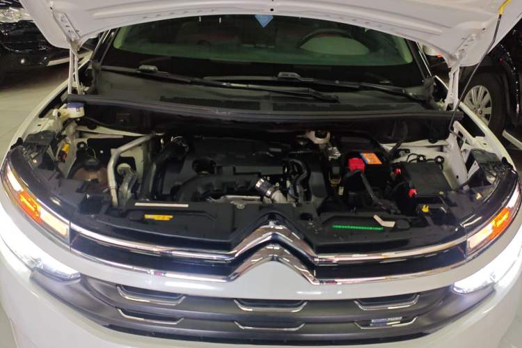Used Citroen C5 AIRCROSS 2018 350THP Enjoyment Version Engine Bay