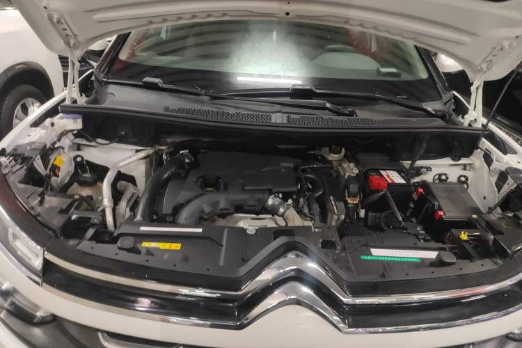 Used Citroen C5 AIRCROSS 2018 350THP Enjoyment Version Engine Bay