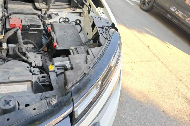 Used Citroen C5 AIRCROSS 2018 350THP Enjoyment Version Engine Bay Left