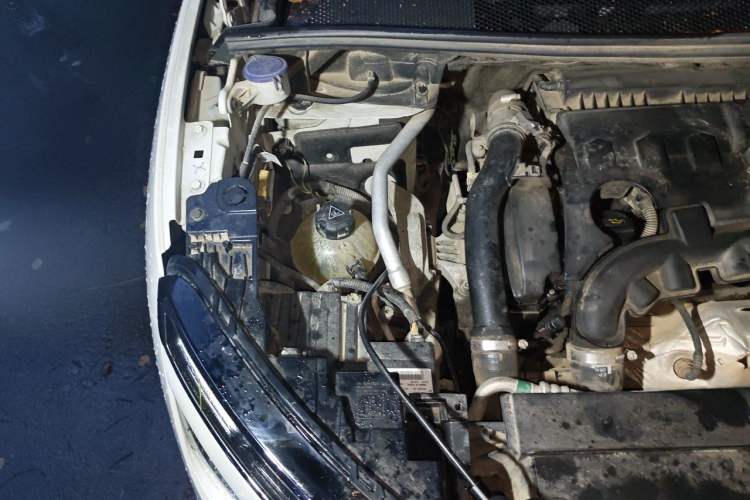 Used Citroen C5 AIRCROSS 2018 350THP Enjoyment Version Engine Bay Right
