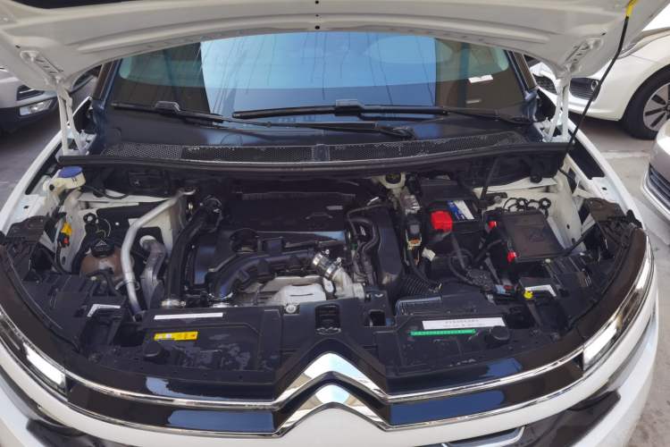 Used Citroen C5 AIRCROSS 2018 350THP Enjoyment Version Engine Bay