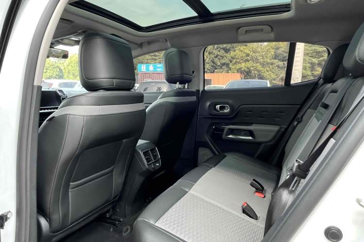 Used Citroen C5 AIRCROSS 2018 350THP Enjoyment Version Interior 2