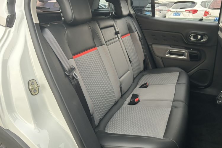Used Citroen C5 AIRCROSS 2018 350THP Enjoyment Version Interior 4