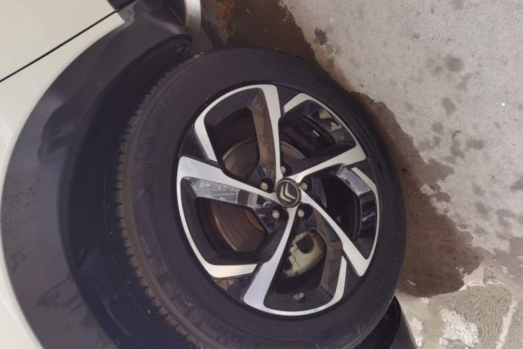 Used Citroen C5 AIRCROSS 2018 350THP Enjoyment Version Left Front Wheel Hub