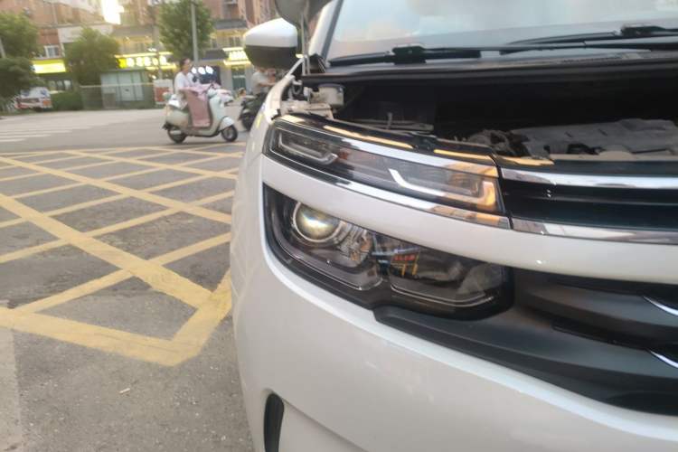Used Citroen C5 AIRCROSS 2018 350THP Enjoyment Version Right Front Headlight