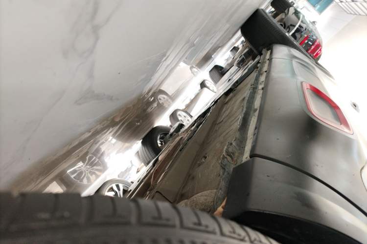 Used Citroen C5 AIRCROSS 2018 350THP Enjoyment Version Right Side Sill