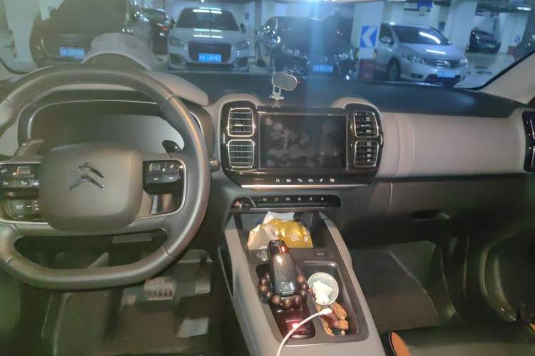 Used Citroen C5 AIRCROSS 2019 350THP Enjoyment Model China V Standard Center Console