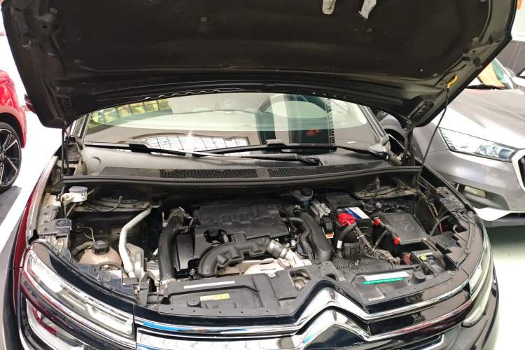 Used Citroen C5 AIRCROSS 2019 350THP Enjoyment Model China V Standard Engine Bay