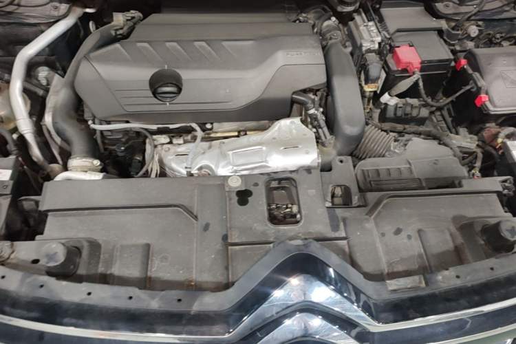 Used Citroen C5 AIRCROSS 2019 400THP Luxury Edition China VI Engine Bay