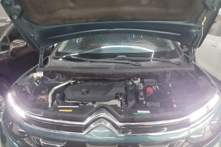 Used Citroen C5 AIRCROSS 2019 400THP Luxury Edition China VI Engine Bay