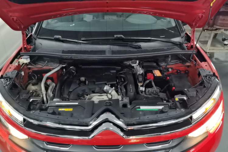 Used Citroen C5 AIRCROSS 2019 350THP Enjoyment Model China V Standard Engine Bay