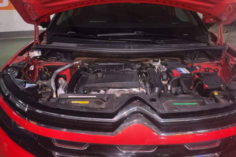 Used Citroen C5 AIRCROSS 2019 380THP Luxury Model China V Standard Engine Bay