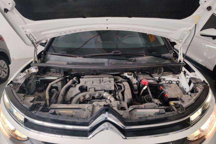 Used Citroen C5 AIRCROSS 2019 350THP Comfort Edition China V standard Engine Bay