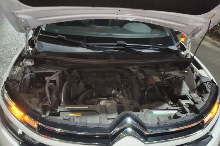 Used Citroen C5 AIRCROSS 2019 350THP Enjoyment Model China V Standard Engine Bay
