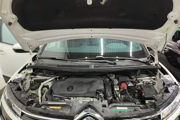 Used Citroen C5 AIRCROSS 2019 360THP Enjoyment Model China VI Standard Engine Bay