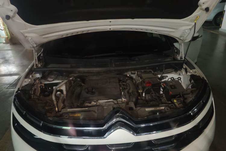 Used Citroen C5 AIRCROSS 2019 380THP Luxury Model China V Standard Engine Bay