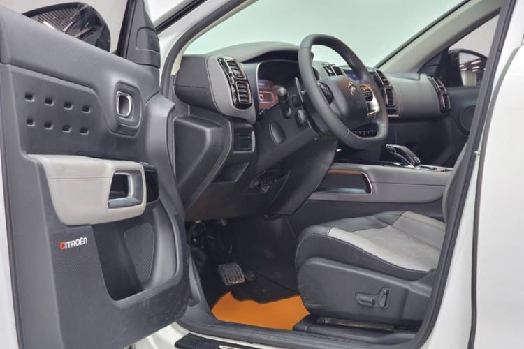 Used Citroen C5 AIRCROSS 2019 360THP Enjoyment Model China VI Standard Interior 2