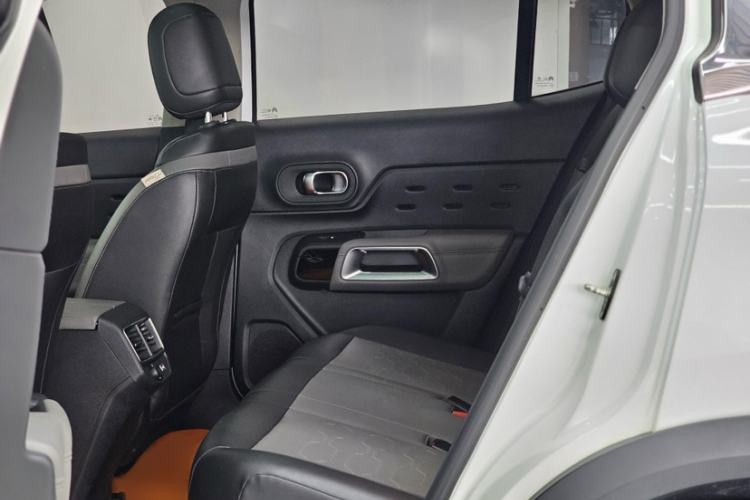 Used Citroen C5 AIRCROSS 2019 360THP Enjoyment Model China VI Standard Interior 3