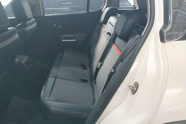 Used Citroen C5 AIRCROSS 2019 350THP Enjoyment Model China V Standard Interior 4