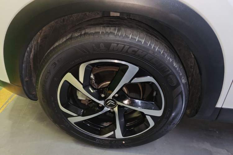 Used Citroen C5 AIRCROSS 2019 350THP Comfort Edition China V standard Left Front Wheel Hub