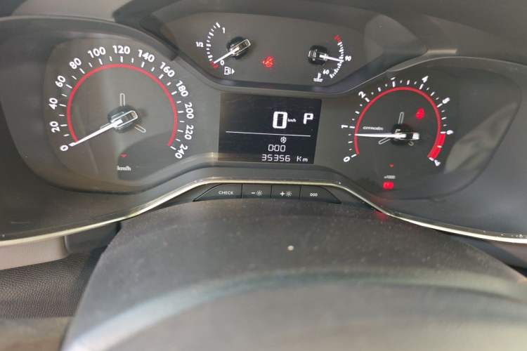 Used Citroen C5 AIRCROSS 2019 350THP Comfort Edition China V standard Odometer Close Up