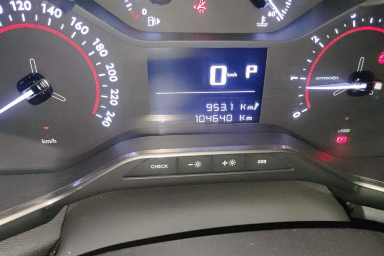 Used Citroen C5 AIRCROSS 2019 350THP Comfort Edition China V standard Odometer Close Up